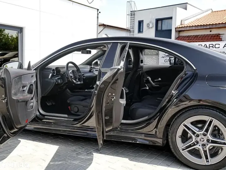 Mercedes-Benz CLA 180 7G-DCT AMG Line