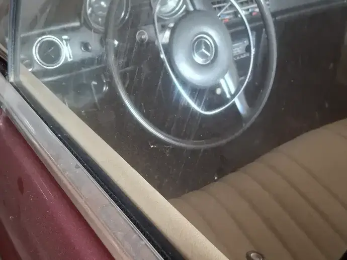 Mercedes-Benz W115
