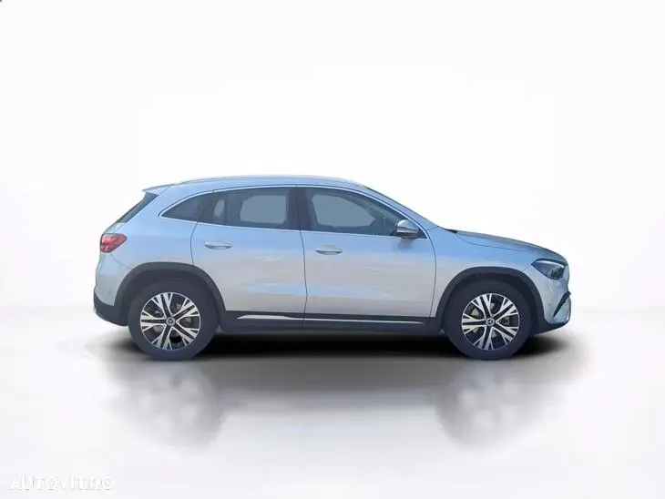Mercedes-Benz GLA H247 180 MHEV — imagine 3