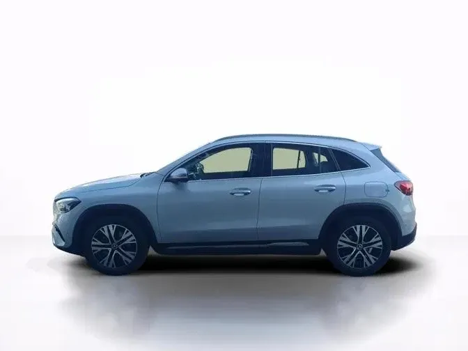 Mercedes-Benz GLA H247 180 MHEV — imagine 4