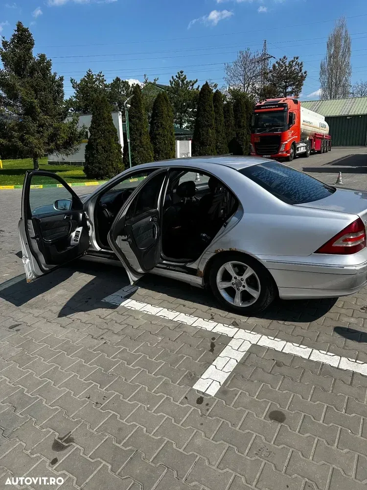 Mercedes-Benz C W203 200 CDI Avantgarde — imagine 3