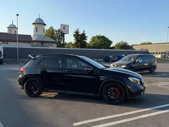 Mercedes-Benz GLA X156