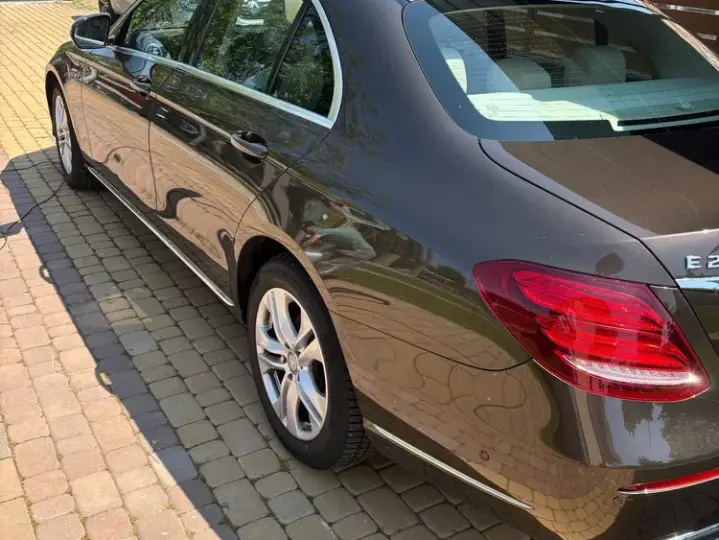 Mercedes-Benz E W213 220 d 9G-TRONIC