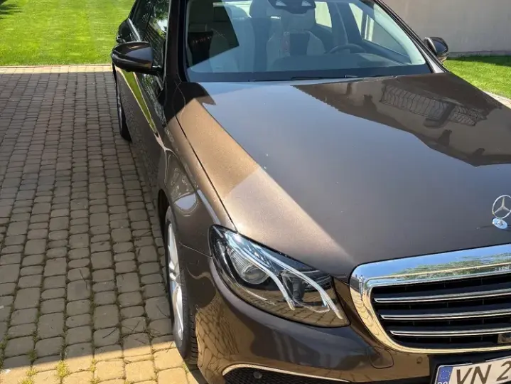 Mercedes-Benz E W213 220 d 9G-TRONIC