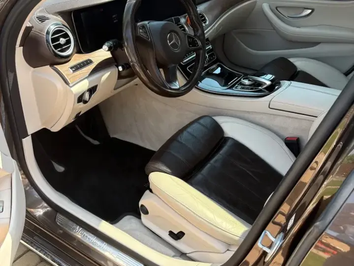 Mercedes-Benz E W213 220 d 9G-TRONIC