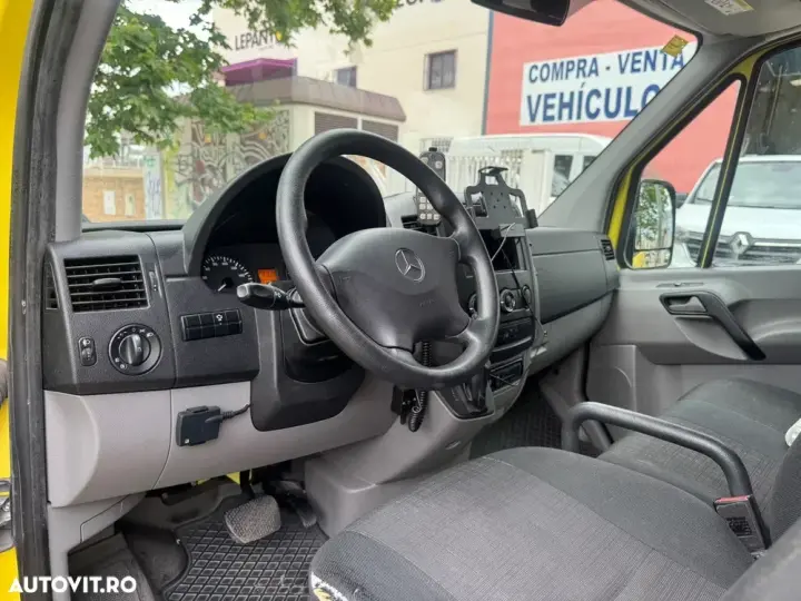 Mercedes-Benz Sprinter 906.211 7G-TRONIC Plus