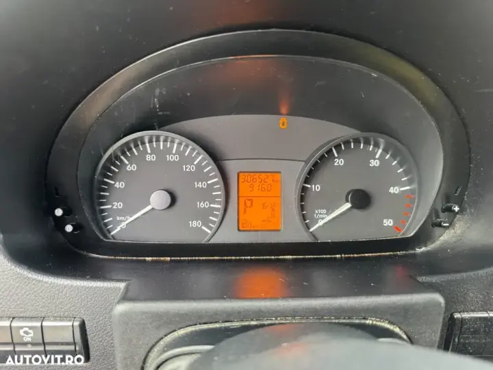 Mercedes-Benz Sprinter 906.211 7G-TRONIC Plus