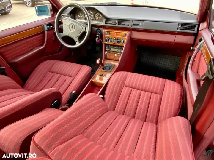Mercedes-Benz W124