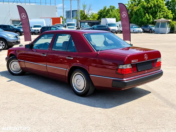 Mercedes-Benz W124