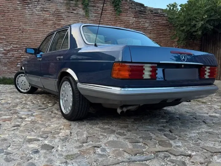 Mercedes-Benz W126