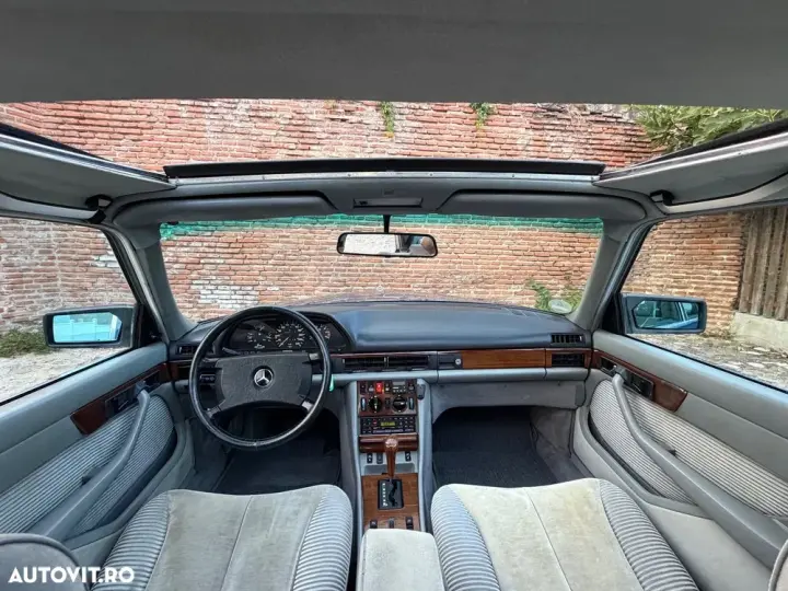 Mercedes-Benz W126