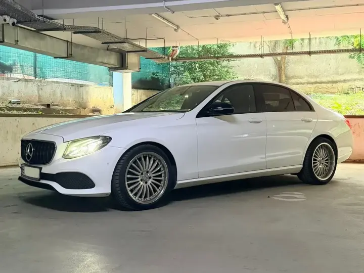 Mercedes-Benz E W213 200 Aut.