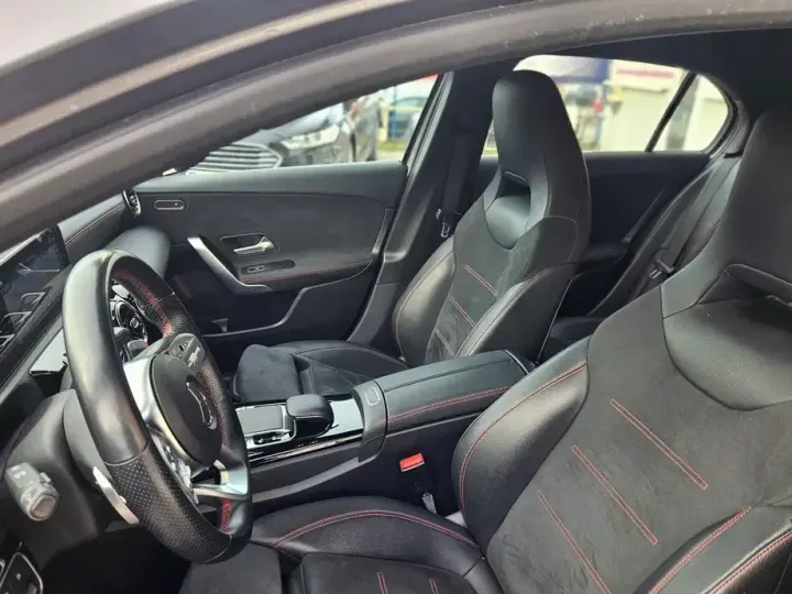 Mercedes-Benz A 180 W177/V177 d 7G-DCT AMG Line