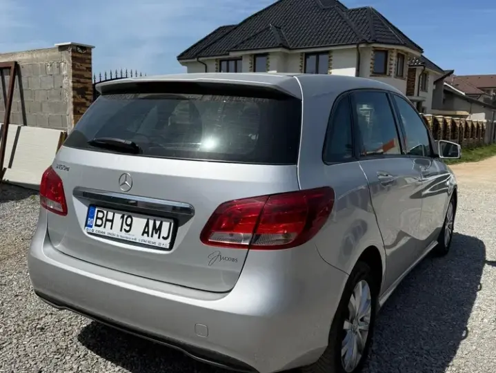 Mercedes-Benz B 160