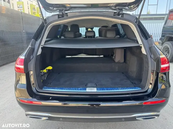 Mercedes-Benz E W213 300 4MATIC Aut.