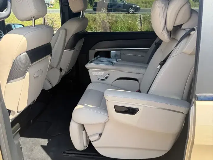 Mercedes-Benz V 300 d Lang 4Matic 9G-TRONIC Exclusive