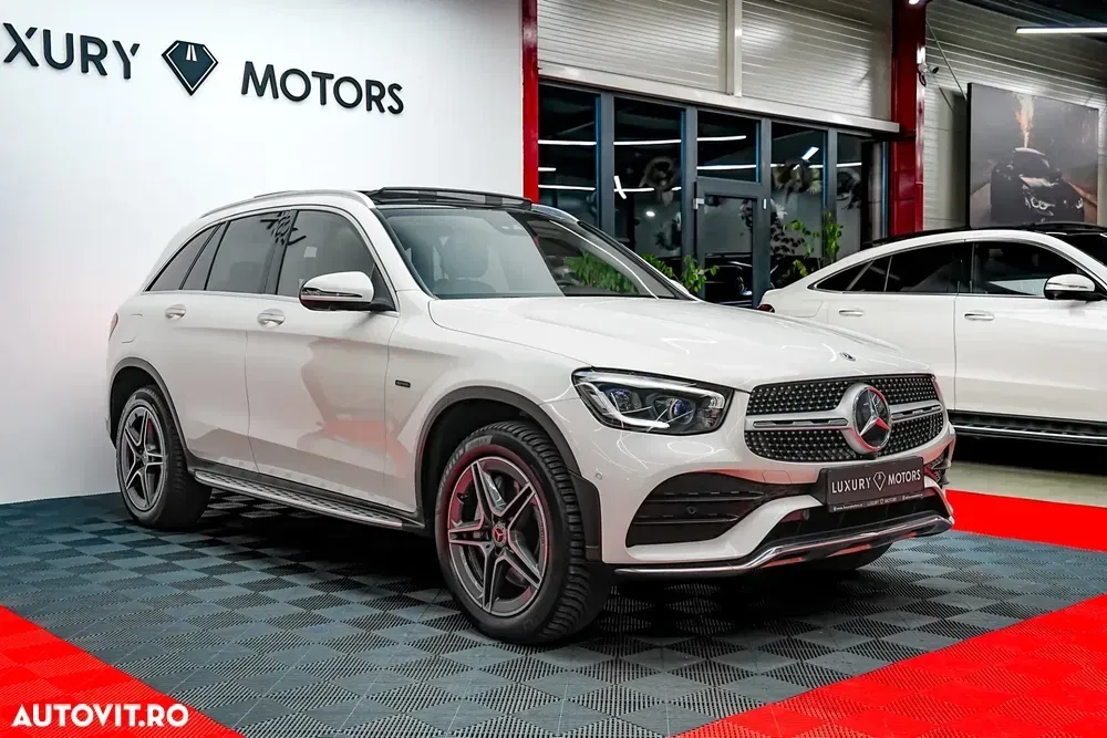 Mercedes-Benz GLC 300 e 4Matic 9G-TRONIC AMG Line Plus — imagine 5