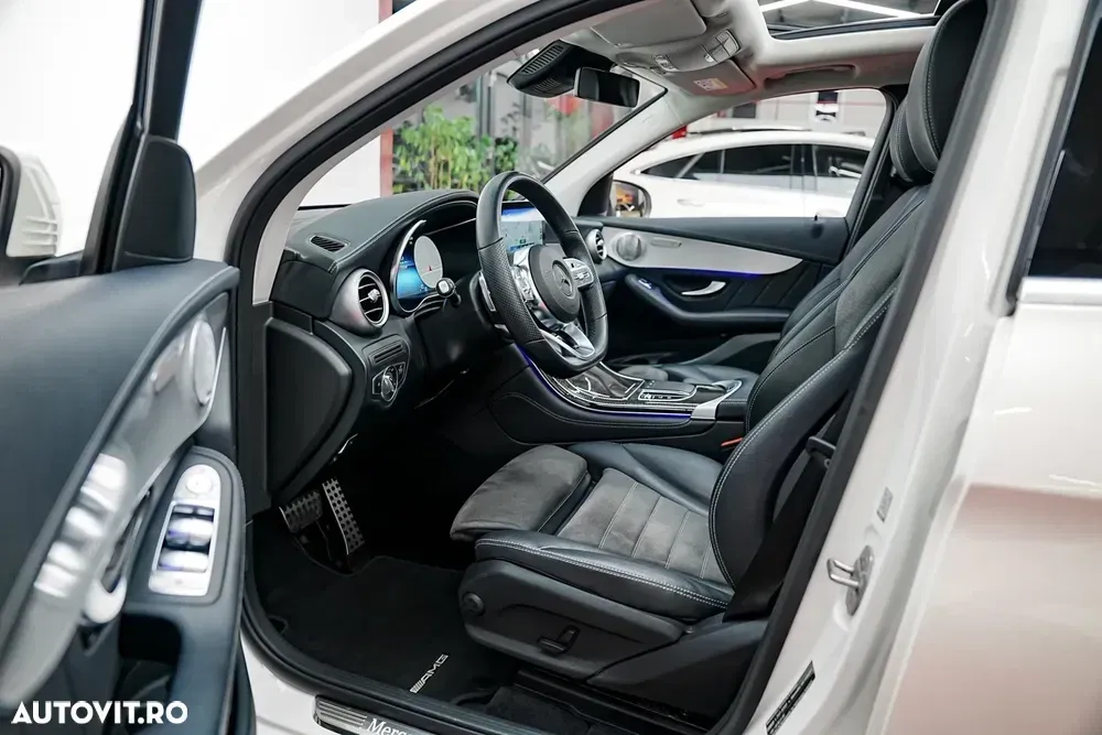 Mercedes-Benz GLC 300 e 4Matic 9G-TRONIC AMG Line Plus — imagine 4