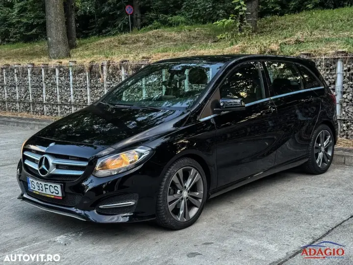 Mercedes-Benz B 180