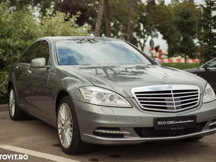 Mercedes-Benz S W221