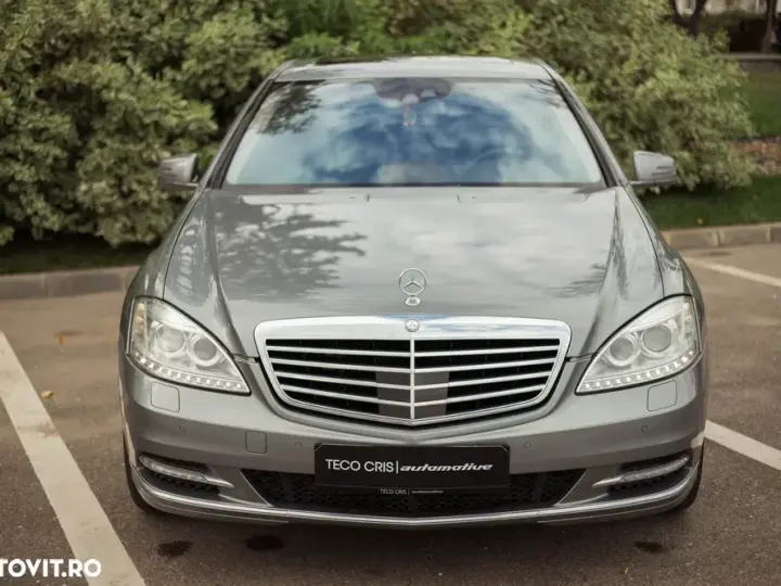 Mercedes-Benz S W221