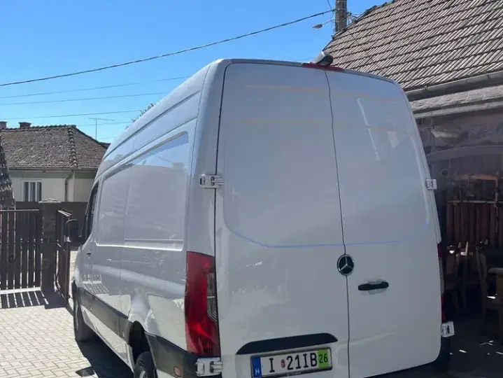 Mercedes-Benz Sprinter