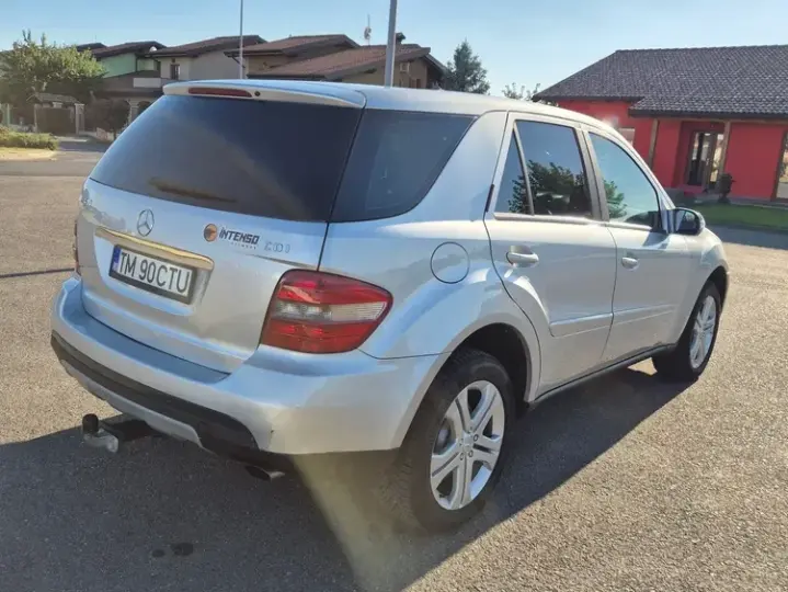 Mercedes-Benz ML W164