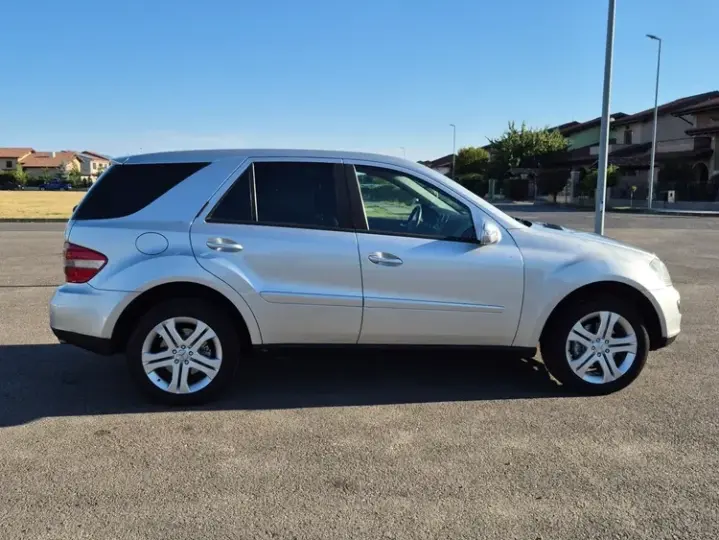 Mercedes-Benz ML W164