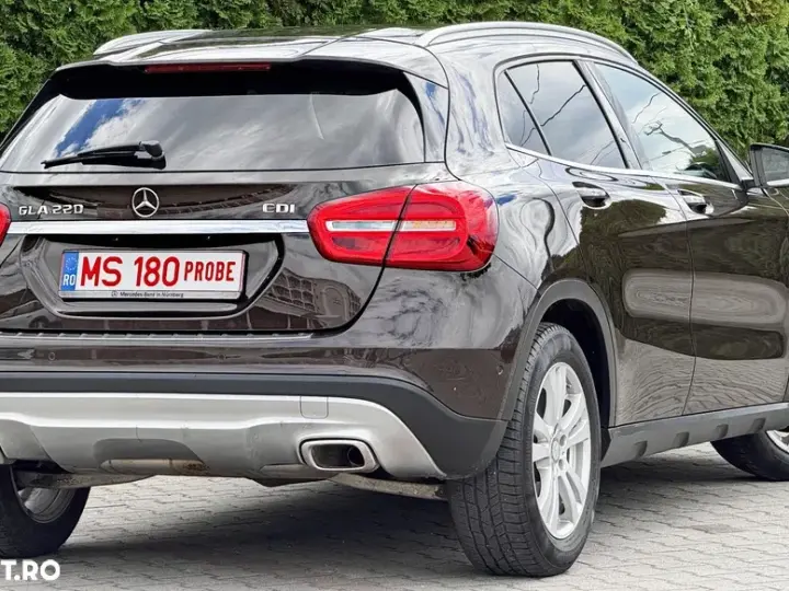 Mercedes-Benz GLA 220 d 7G-DCT