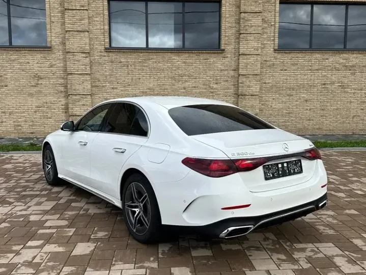 Mercedes-Benz E W214