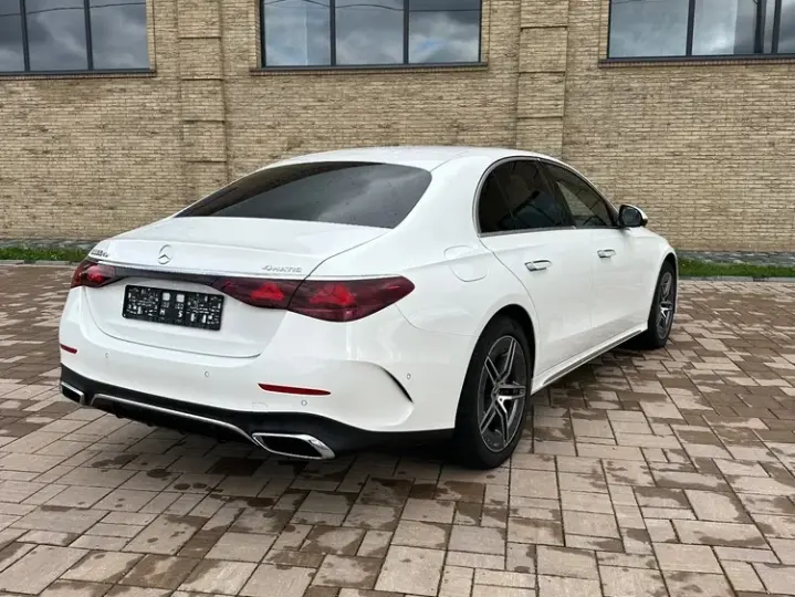 Mercedes-Benz E W214