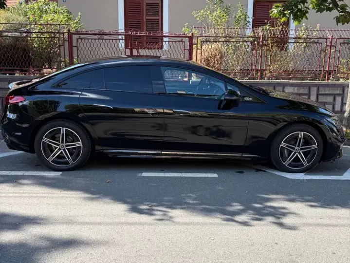 Mercedes-Benz EQE 350 4MATIC AMG Line
