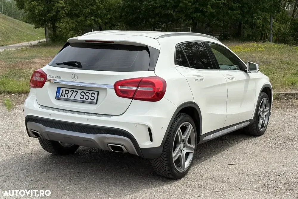 Mercedes-Benz GLA X156 200 7G-DCT AMG Line — imagine 3