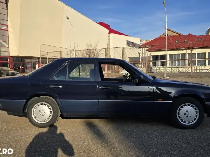 Mercedes-Benz W124
