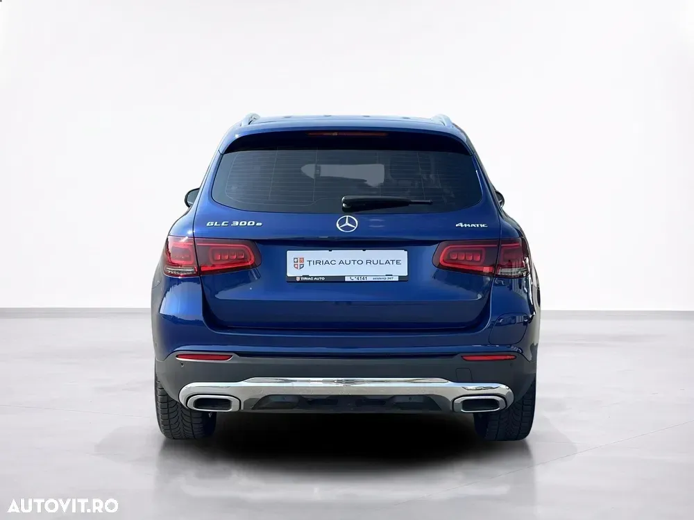 Mercedes-Benz GLC X253 300 e 4MATIC — imagine 4