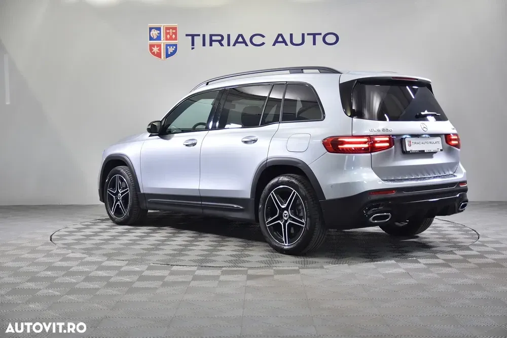 Mercedes-Benz GLB 220 4MATIC MHEV Aut. — imagine 3