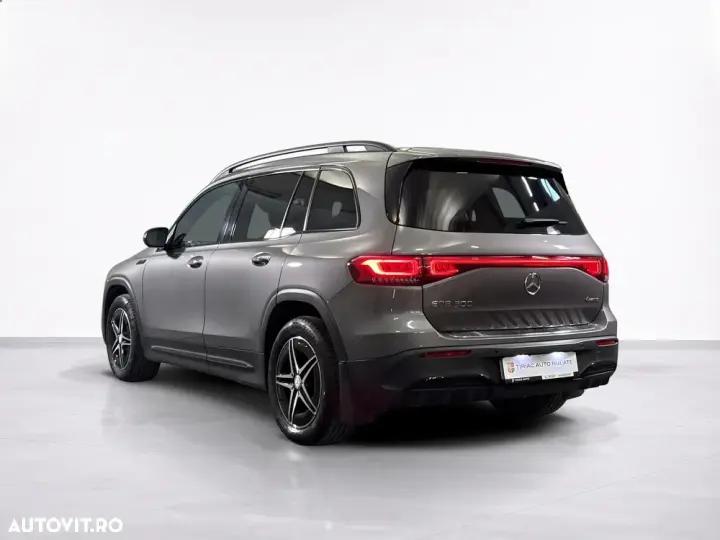 Mercedes-Benz EQB 300 4MATIC AMG Line