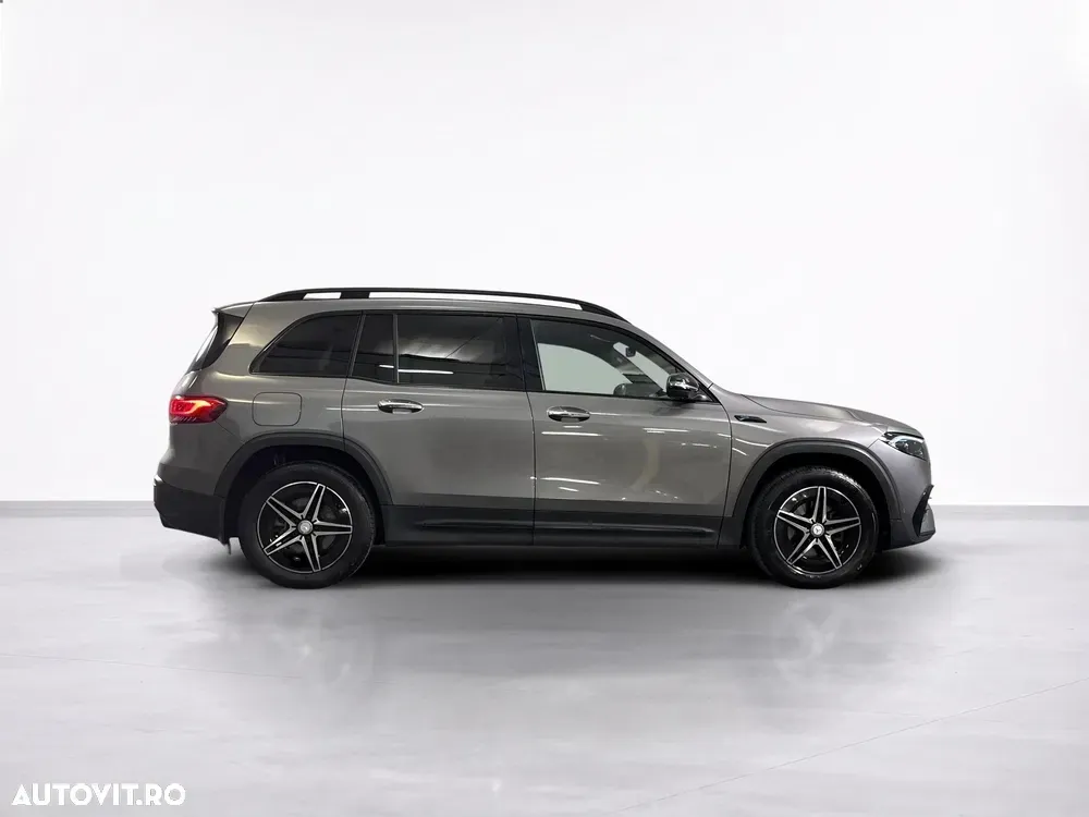 Mercedes-Benz EQB 300 4MATIC AMG Line — imagine 6