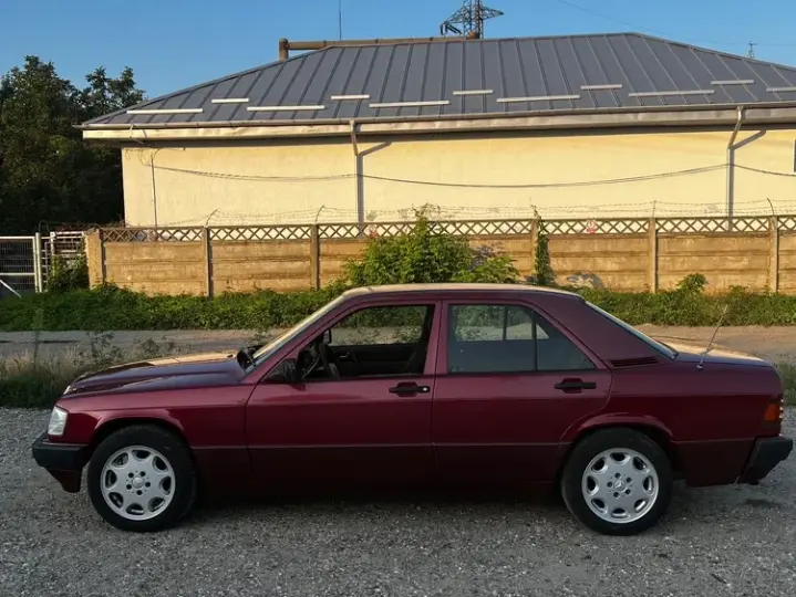 Mercedes-Benz 190