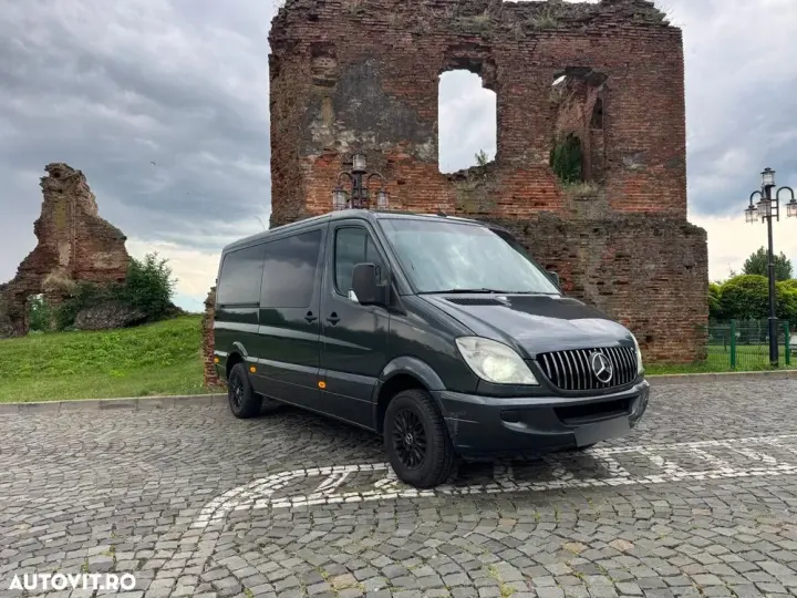 Mercedes-Benz Sprinter 906.211