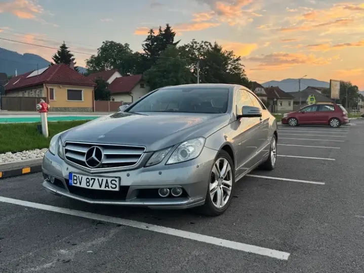 Mercedes-Benz E W212 220 CDI DPF BlueEFFICIENCY Automatik Avantgarde