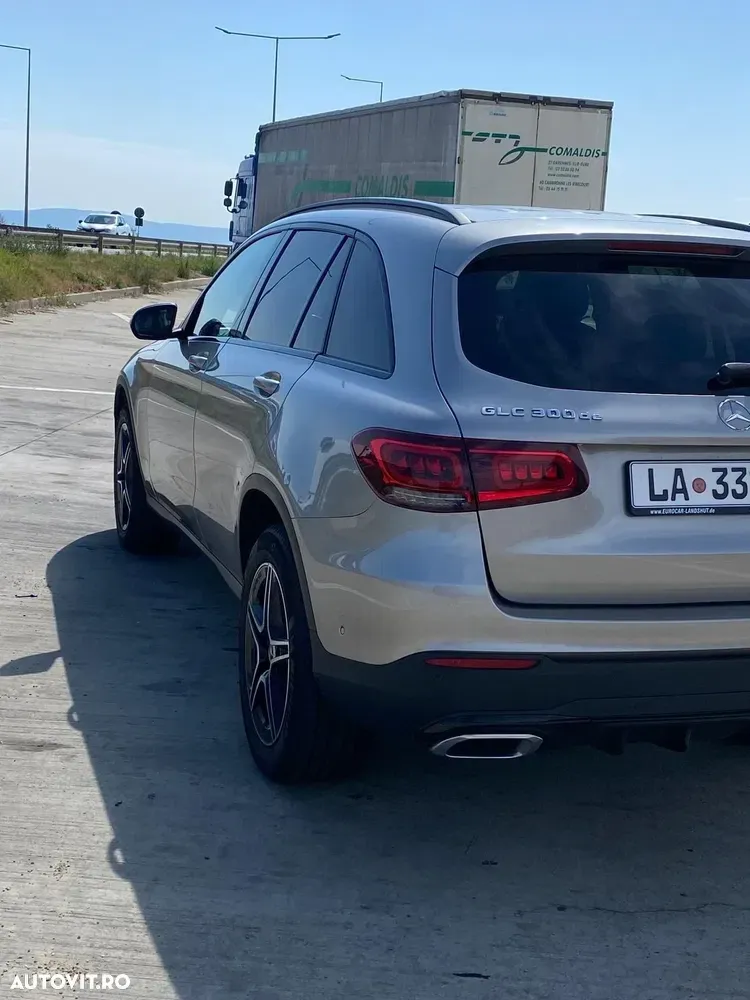 Mercedes-Benz GLC 300 d 4MATIC MHEV — imagine 3