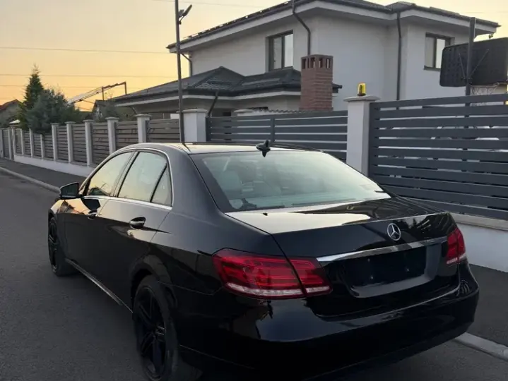 Mercedes-Benz E 200 BlueTEC 7G-TRONIC Elegance