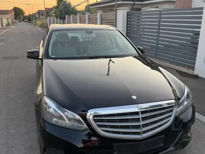 Mercedes-Benz E 200 BlueTEC 7G-TRONIC Elegance