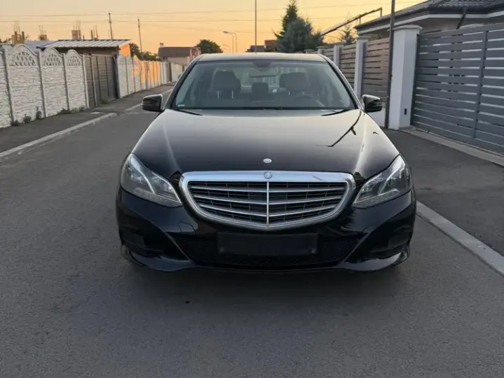 Mercedes-Benz E 200 BlueTEC 7G-TRONIC Elegance