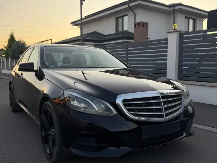 Mercedes-Benz E 200 BlueTEC 7G-TRONIC Elegance