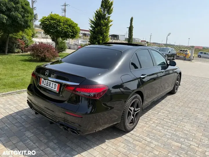 Mercedes-Benz E W213 300 9G-TRONIC AMG Line