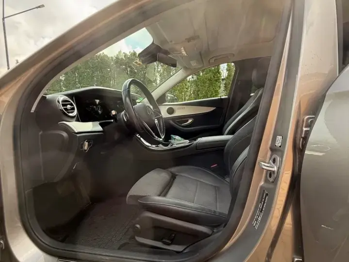 Mercedes-Benz E W213 220 d 4MATIC Aut.