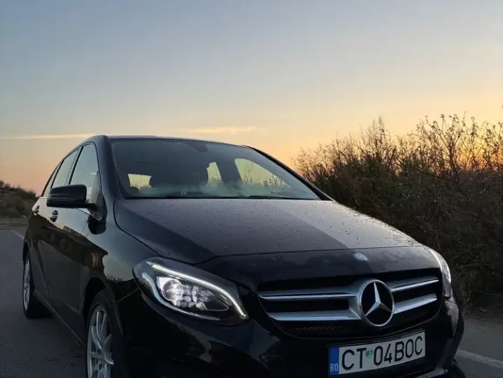Mercedes-Benz B 180