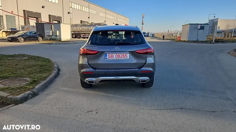 Mercedes-Benz GLA 250 e 8G-DCT Style — imagine 4